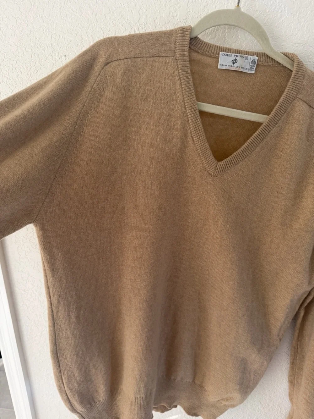 James Pringle Hawick Scotland V-Neck Sweater/100% Pure New Wool/Camel Tan/XL
